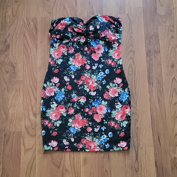 Flower dress - Picture 2 of 5